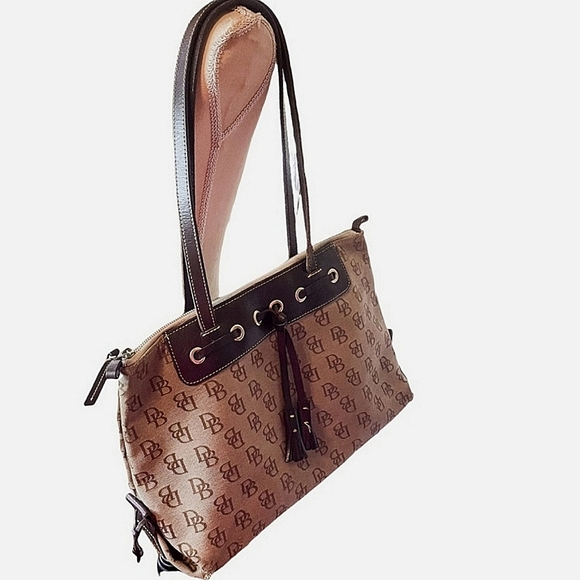 Dooney & Bourke Signature Satchel Leather Zip Closure Tassel Bag EUC - Picture 3 of 6